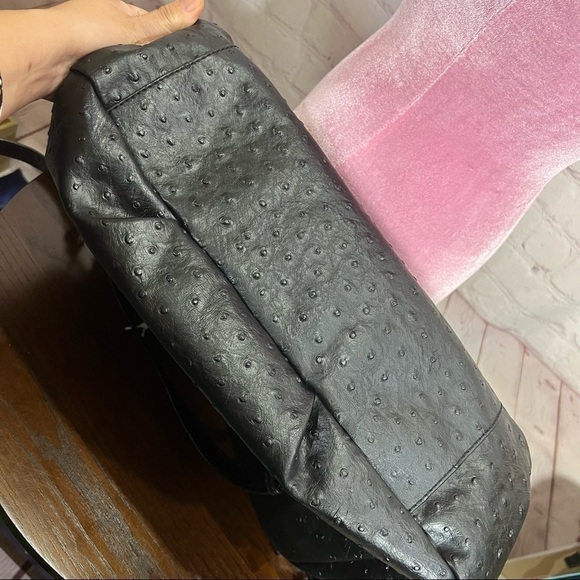 MARC By MARC JACOBS Ostrich Ozzie Aurora Satchel Tote Black EUC - Picture 11 of 13